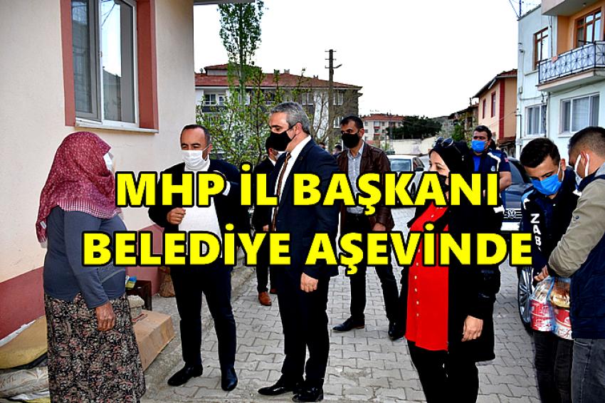 MHP İL BAŞKANI  AGAH KARAPIÇAK  AŞEVİNİN  YEMEK DAĞITIMINA KATILDI